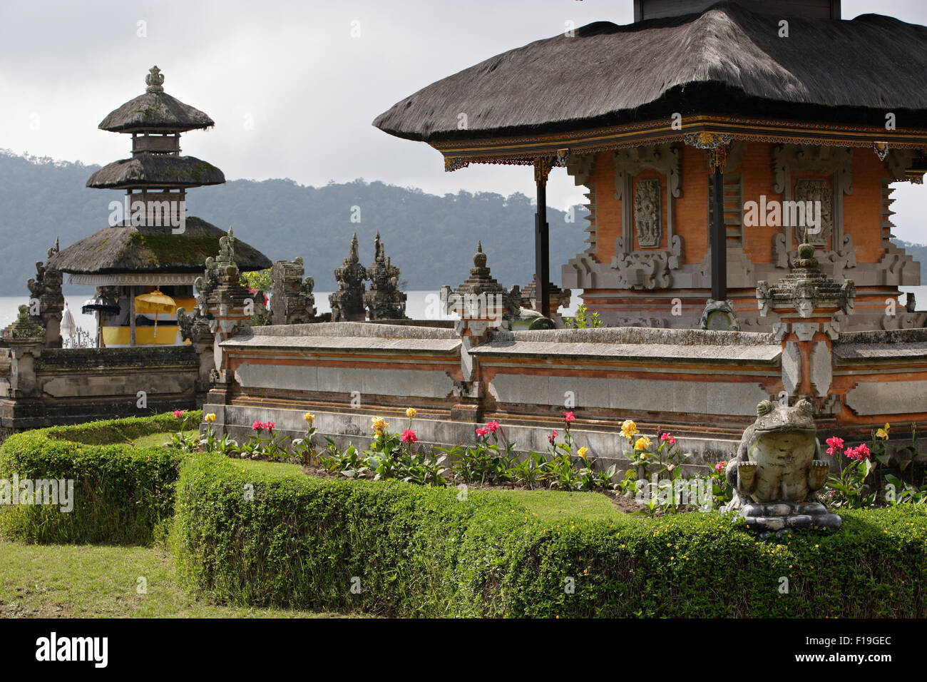 Px0016-D. Pura Ulun Danu Bratan. Bali, Indonésie. Photo Copyright © Brandon Cole. Tous droits réservés dans le monde entier. Banque D'Images