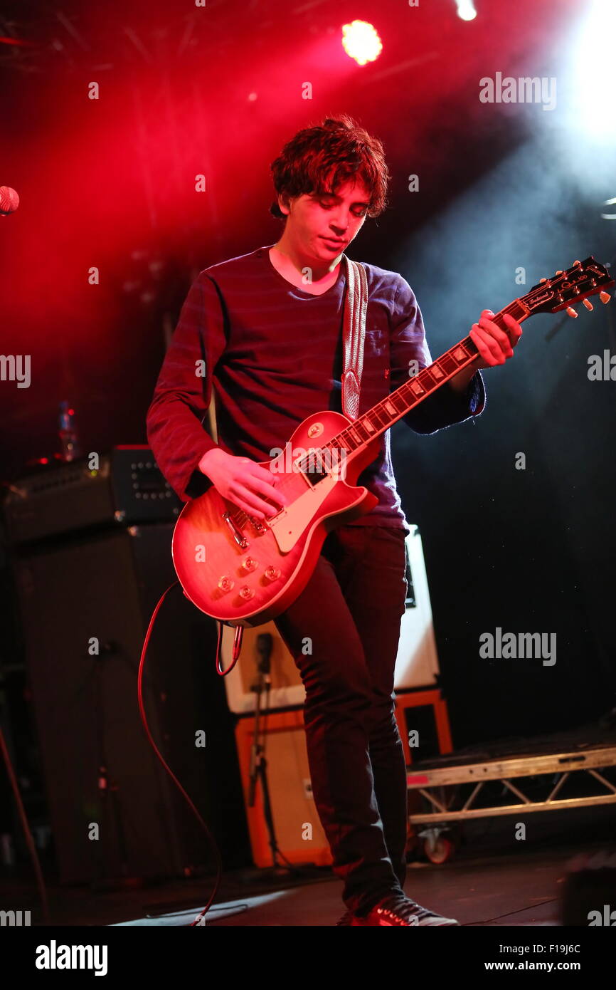 Leeds, Yorkshire, UK. 20 août, 2015. Joli cercle vicieux en concert sur la scène de la République Festival Leeds Festival 2015. Crédit : Simon Newbury/Alamy Live News Banque D'Images