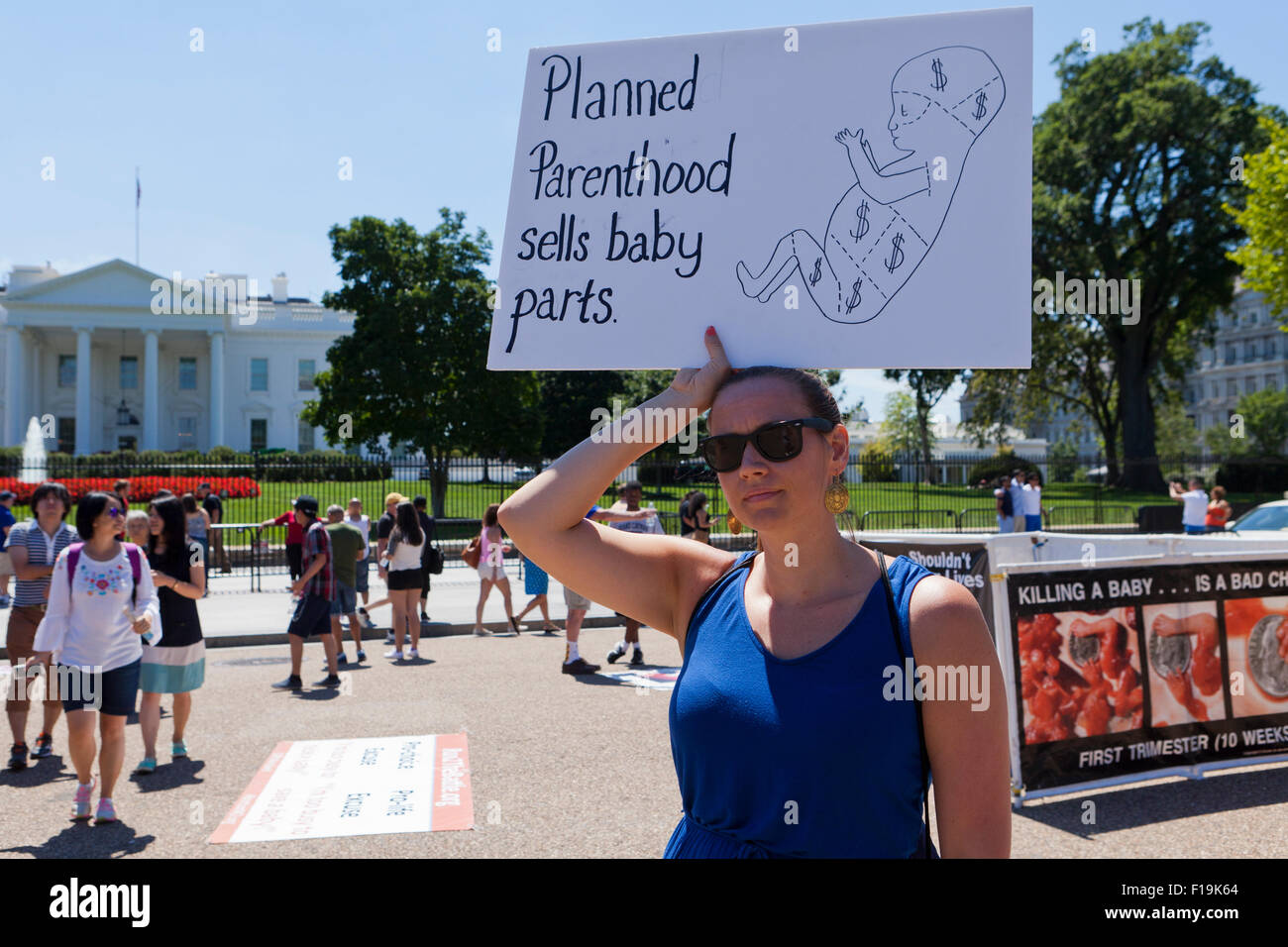 Partisan pro-vie Planned Parenthood anti holding sign - Washington, DC USA Banque D'Images