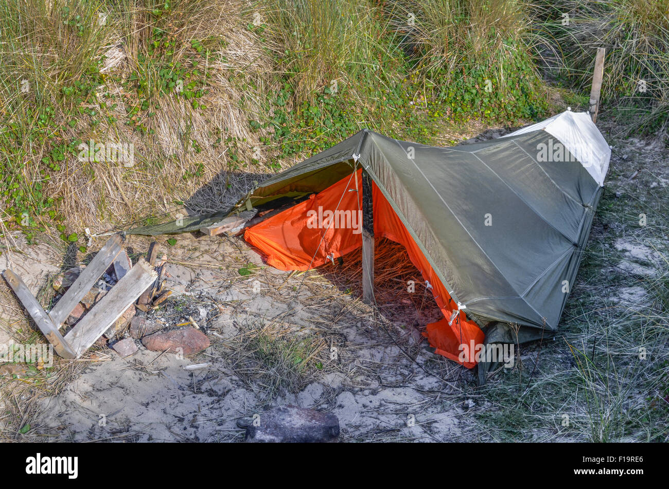 Abri De Survie 2 Personnes – Imperméable, Coupe-vent, Thermique 150x237 Cm, Se Transforme En Bâche Ou Sac De Couchage