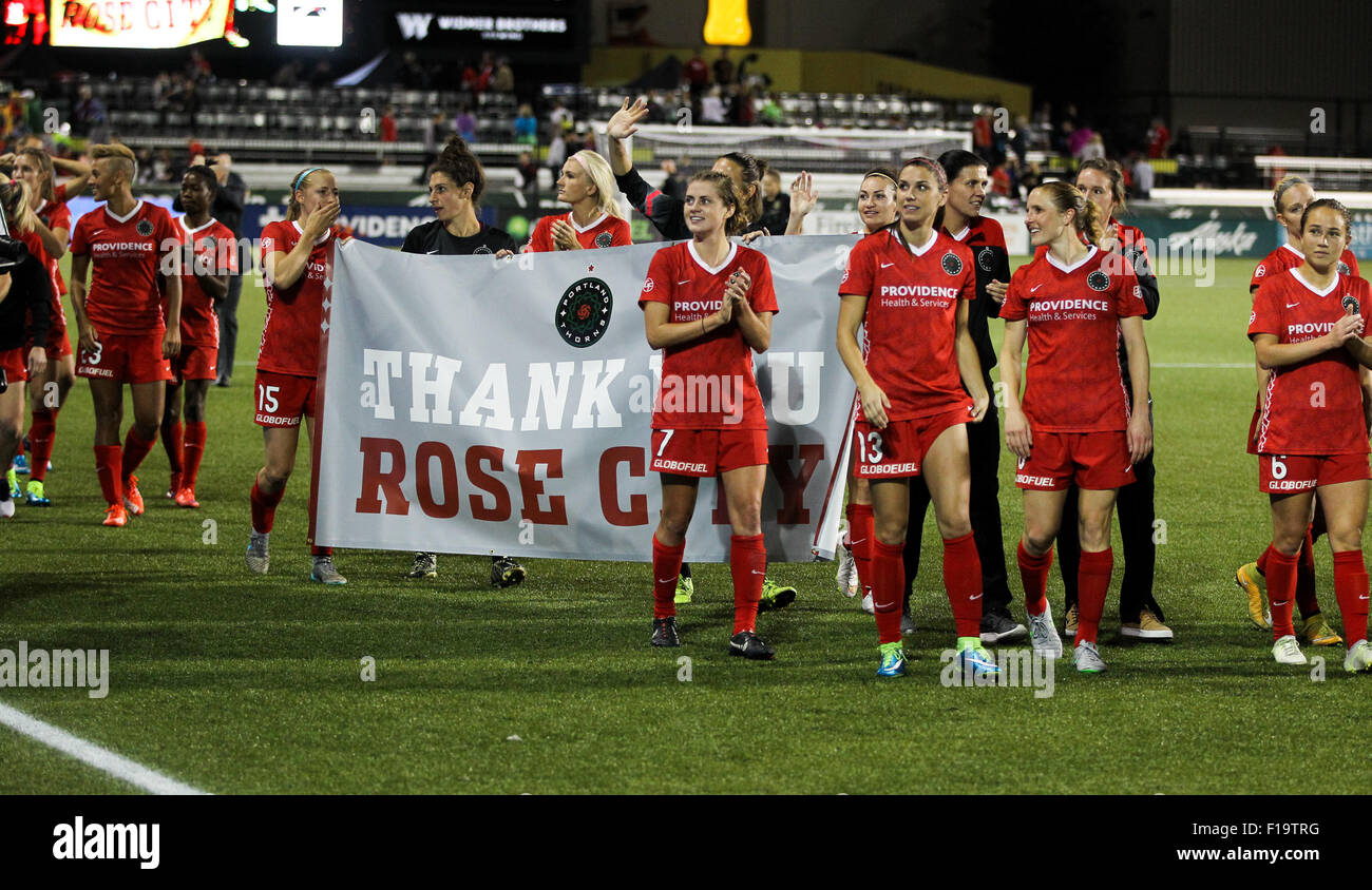 Les épines merci les fans. Les épines de Portland a accueilli le FC Washington Spirit à Providence Park le 30 août 2015. Août 30, 2015. © David Blair/ZUMA/Alamy Fil Live News Banque D'Images