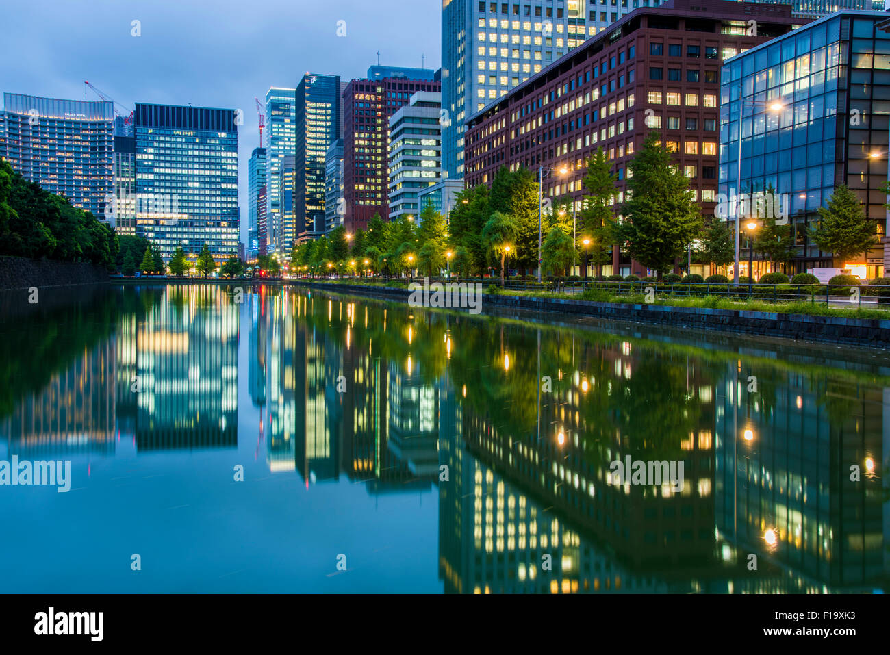 Scène de nuit de Babasakibori Kokyogaien,Jardins,National,Chiyoda-Ku Tokyo, Japon Banque D'Images