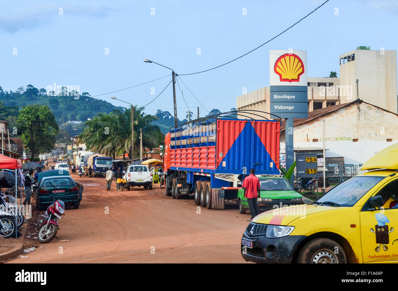 Station service Shell à Man, en Côte d'Ivoire Banque D'Images