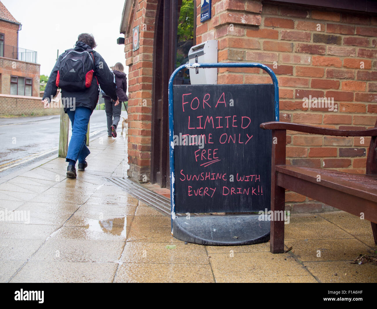 Pour un temps limité seulement, sunshine avec chaque boisson ! ! ! Banque D'Images