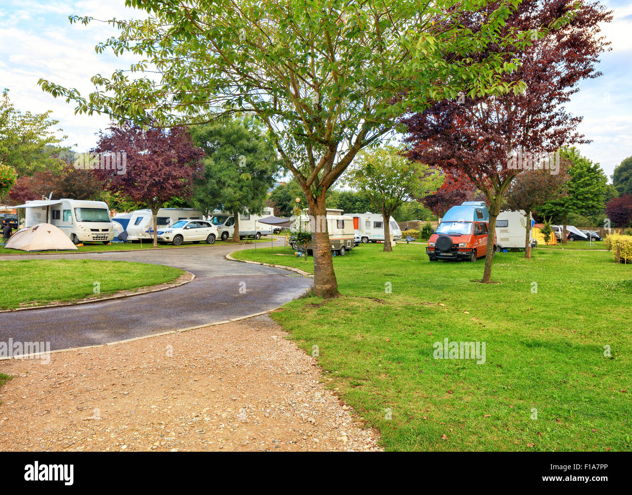 Camping européen Banque de photographies et d'images à haute résolution -  Alamy