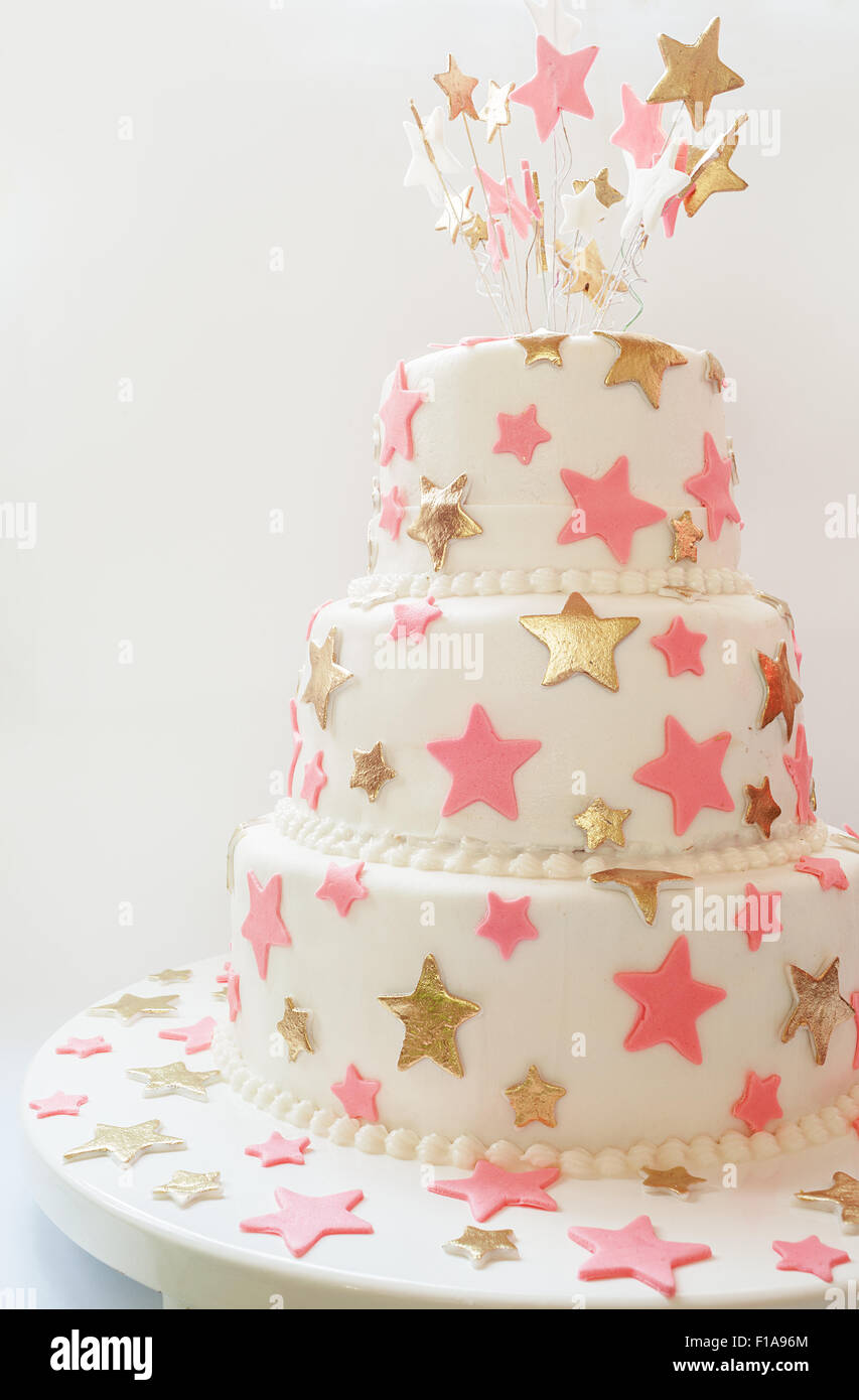 Gateau D Anniversaire Decore D Etoile Faite De Sucre Photo Stock Alamy