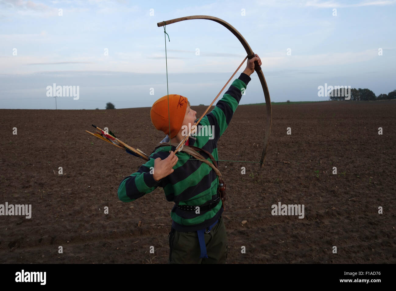 Nouveau Kätwin, Allemagne, garçon au tir à Banque D'Images