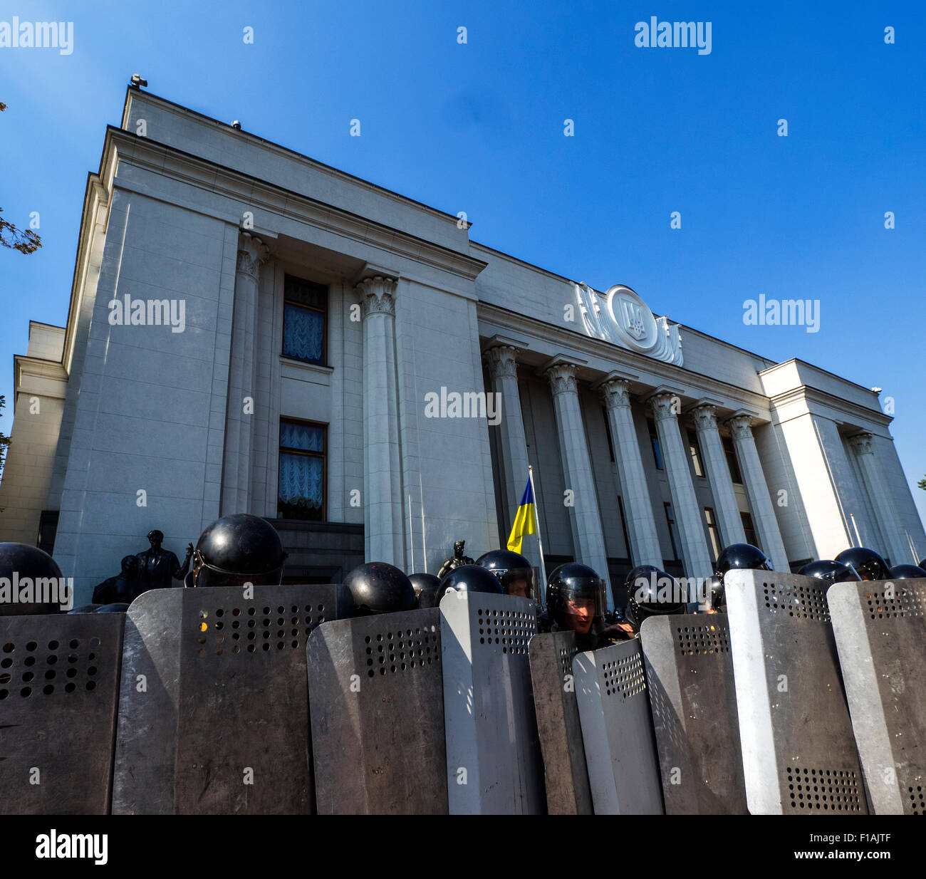 Verkhovna Rada, l'Ukraine. Août 31, 2015. Les adversaires de l'évolution de Constitution de l'Ukraine se heurtent à la police Crédit : Igor Golovnov/Alamy Live News Banque D'Images