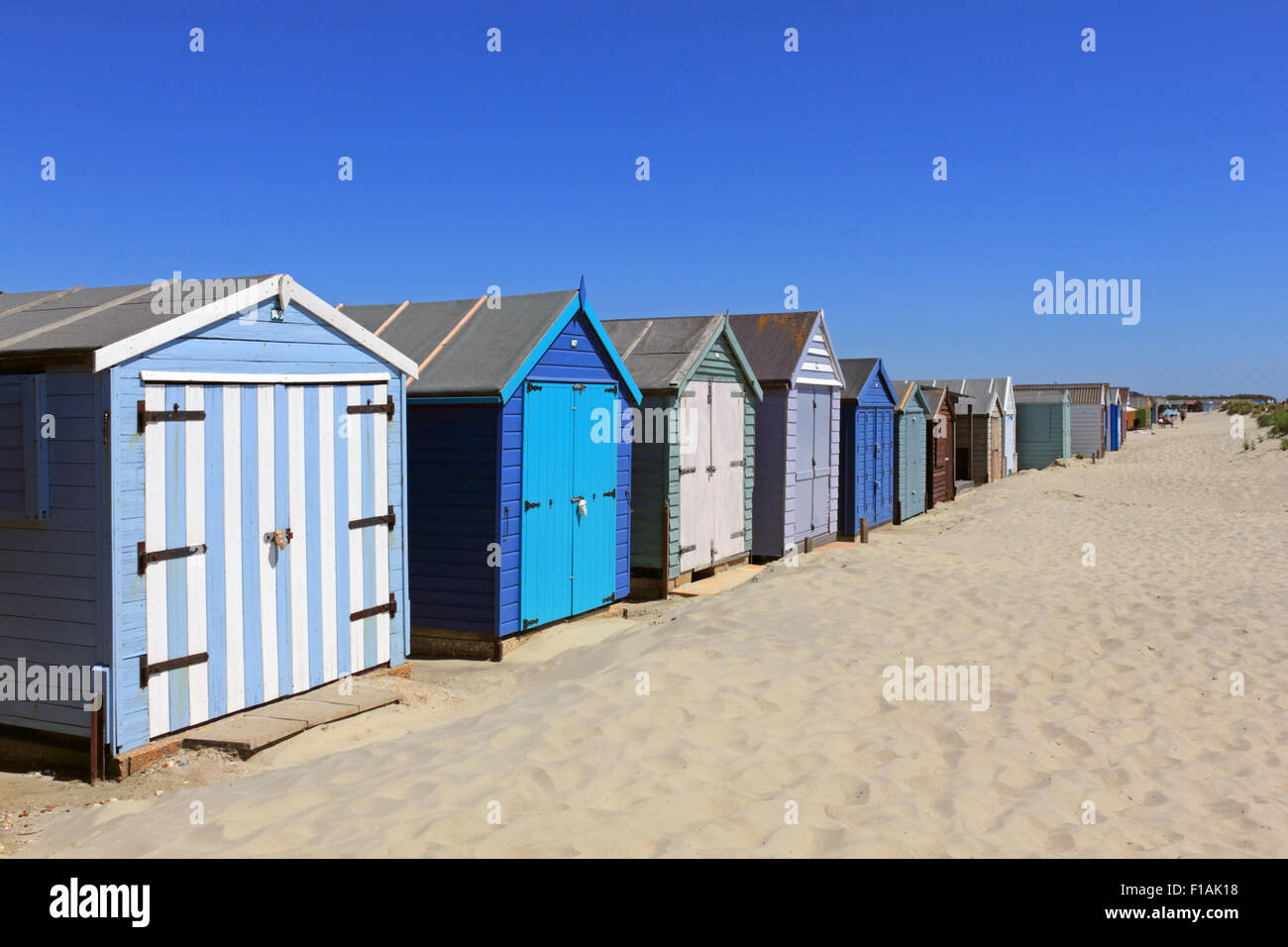 Cabines de plage à West Wittering Beach, West Sussex, England, UK Banque D'Images
