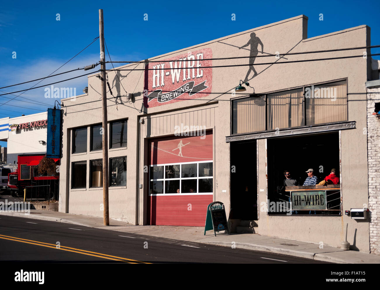 Brasserie Hi-Wire, un populaire restaurant brasserie bar à Asheville en Caroline du Nord Banque D'Images