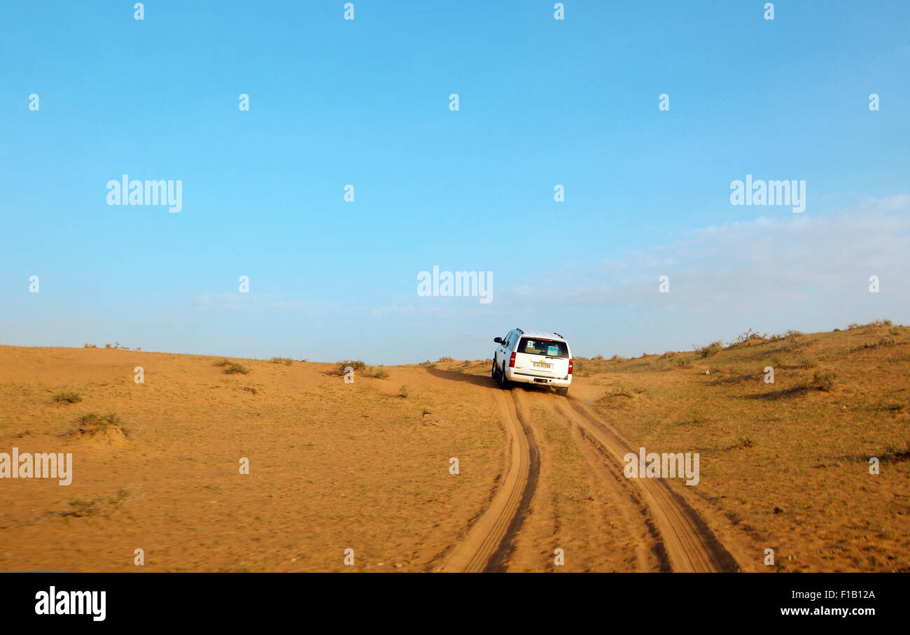L'émirat de Sharjah, Emirats Arabes Unis. 15 Oct, 2014. safari en jeep, désert de l'émirat de Sharjah, Sharjah (Émirats arabes unis), © Andrey Nekrasov/ZUMA/ZUMAPRESS.com/Alamy fil Live News Banque D'Images