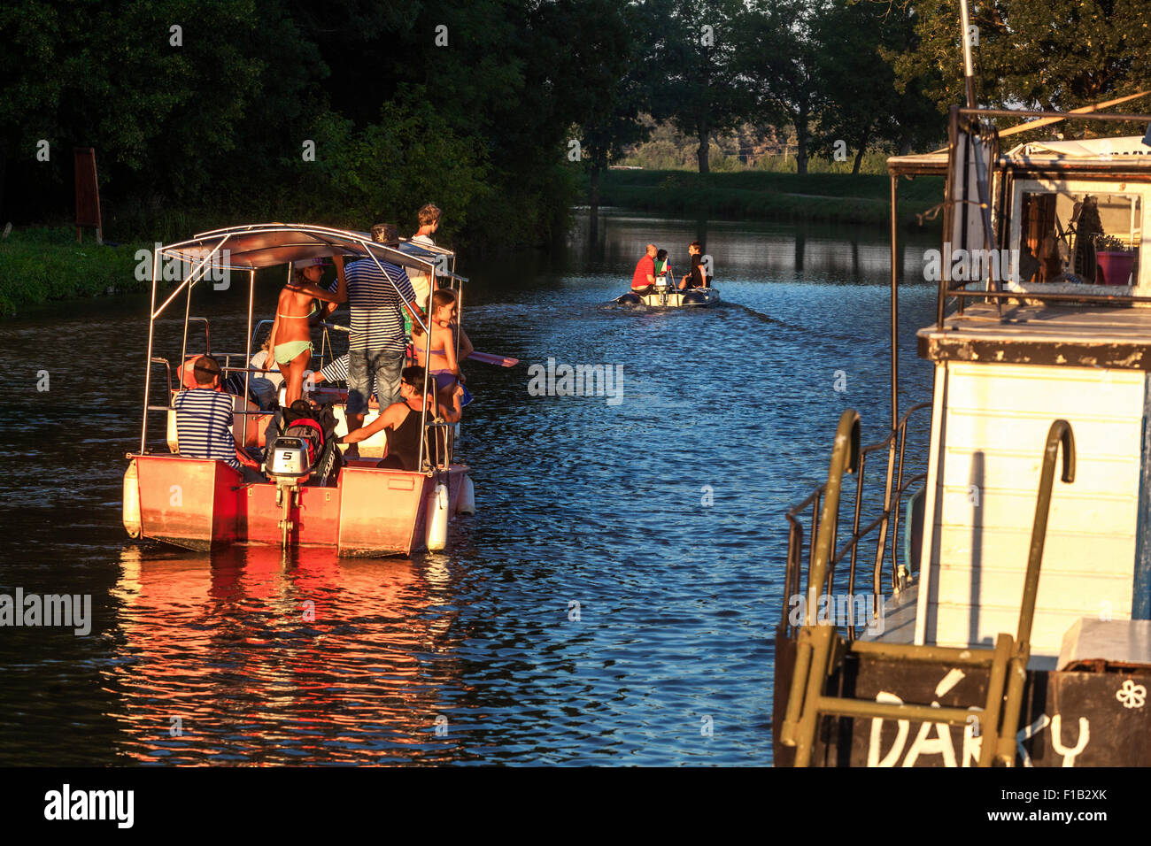 Vacances d'été, rivière, port du Canal Bata, Vnorovy Slovacko Moravie du Sud, région, République Tchèque Banque D'Images