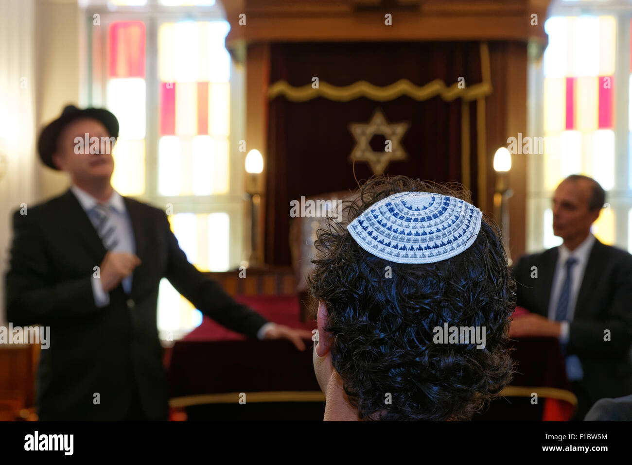 Berlin, Allemagne, des rabbins et des visites de la synagogue Fraenkelufer Banque D'Images