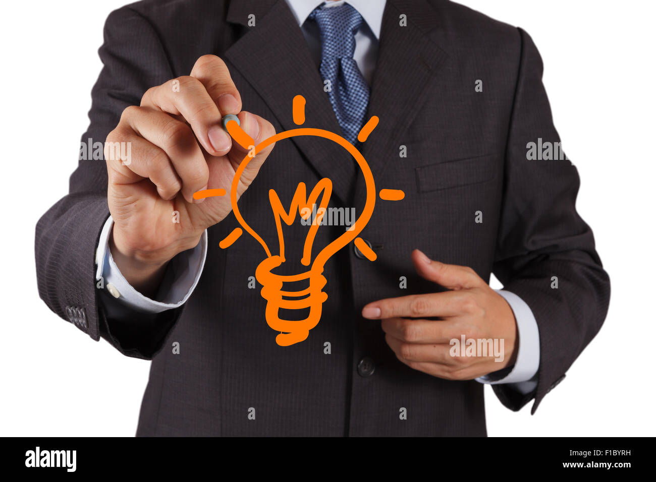 Businessman la main avec un stylo ampoule dessin Banque D'Images