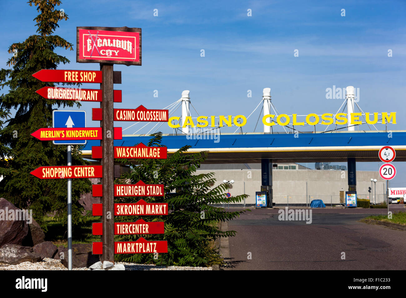 Centre de shopping et de divertissement de la ville d'Excalibur la haine, près de Znojmo, République tchèque et frontières autrichienne Banque D'Images