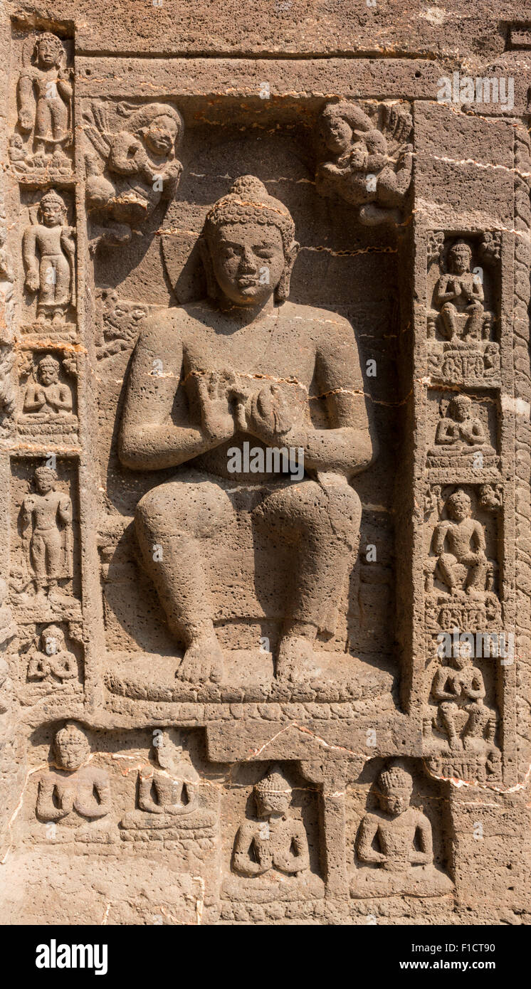 Vihara bouddhiste de linteau à l'Ajanta caves, Aurangabad, Maharashtra, Inde Banque D'Images