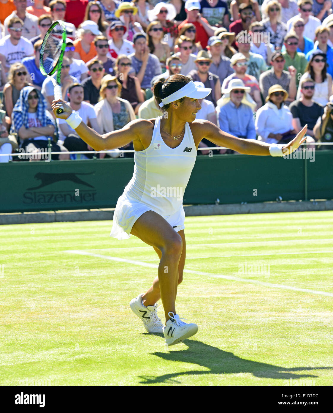 Tennis de Wimbledon 2015 - Jour 3 - Heather Clarke, de l'UK bat Daniela Hantuchova avec : Heather Watson Où : London, Royaume-Uni Quand : 01 Juil 2015 Banque D'Images