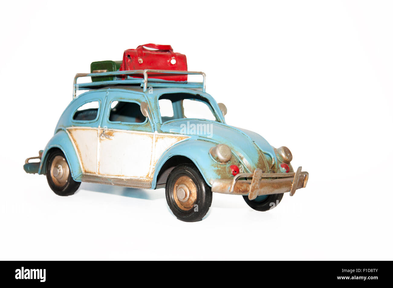 Modèle de voiture jouet isolé sur fond blanc Banque D'Images