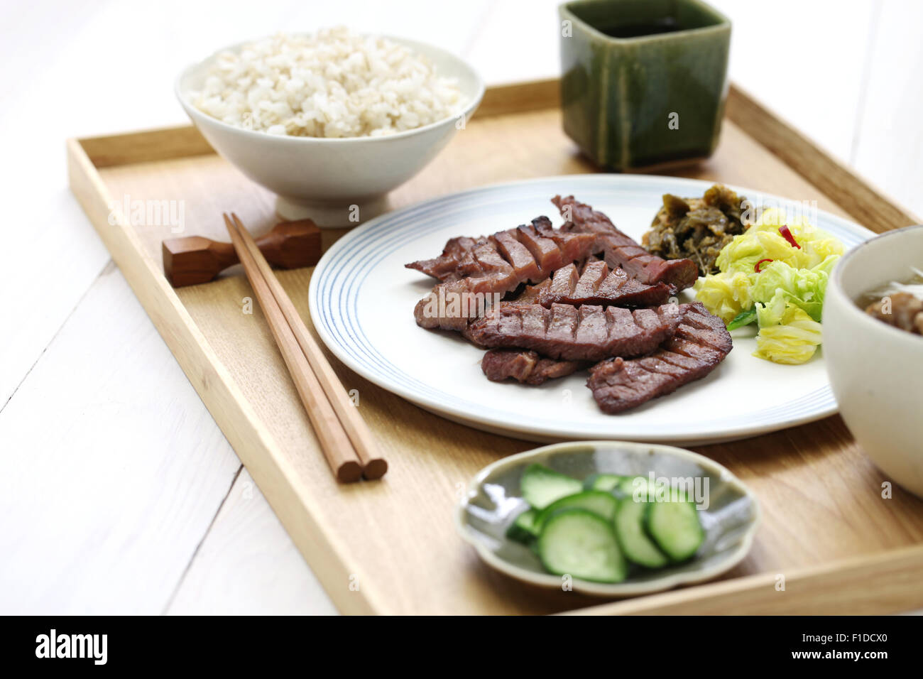La langue de boeuf grillé plats, Sendai gyutan teishoku, nourriture japonaise Banque D'Images
