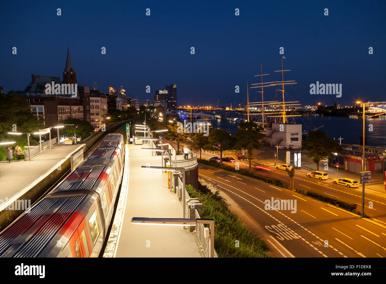 Landungsbruecken et la station de métro à Hambourg Banque D'Images