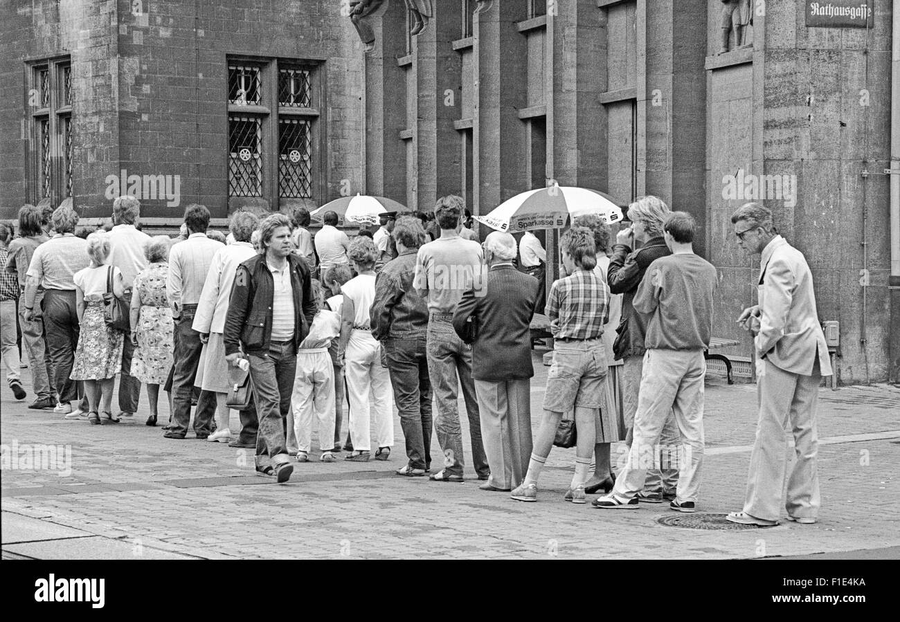 Introduction de l'Ouest-D-mark en Allemagne de l'Est peu avant la réunification, de l'ouest et de l'Allemagne, les échanges en espèces, Banque D'Images