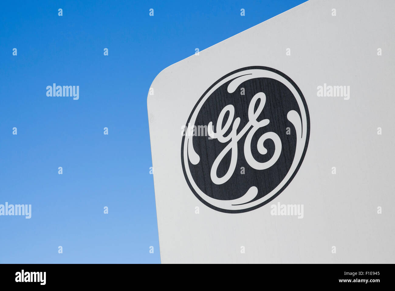 Un logo affiche à l'extérieur de la General Electric (GE) Appliance Park usine de Louisville, Kentucky, le 25 août 201 Banque D'Images