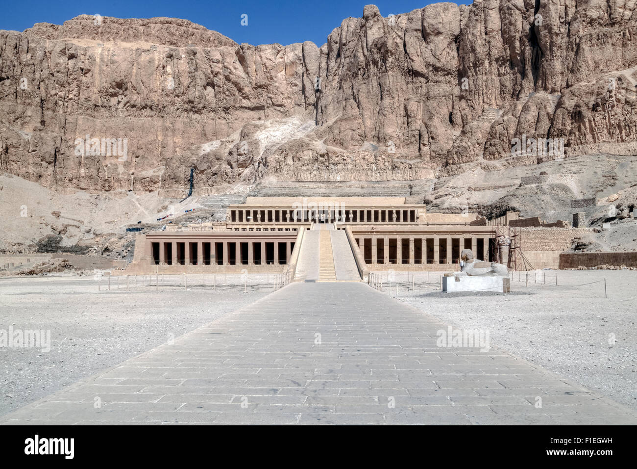 Temple funéraire d'Hatchepsout, Deir el-Bahari, Louxor, Egypte, Afrique du Sud Banque D'Images