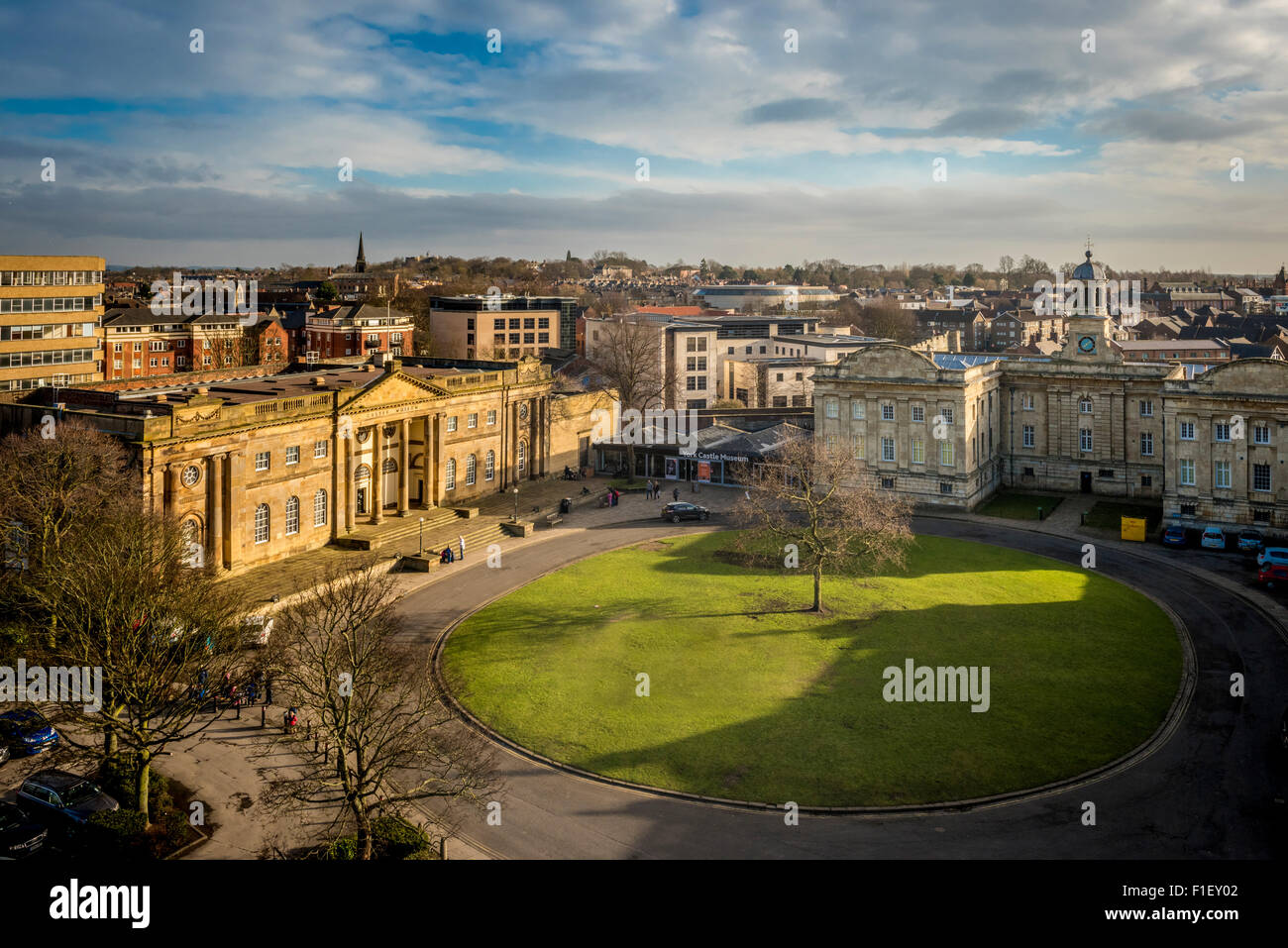 Vue du haut de la tour de Clifford, York : l'oeil de York et Musée du Château Banque D'Images