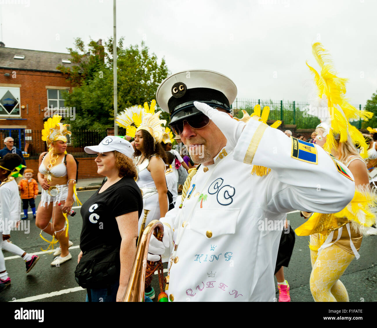 Leeds, UK. Août 31, 2015. Le capitaine carnival salue pour l'appareil photo de roundhay road pendant le défilé de carnaval antillais de Leeds, West Yorkshire, uk crédit : Graham hardy/Alamy live news Banque D'Images