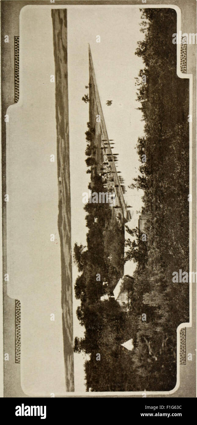 Cette illustration vintage de 1910 fournit une représentation détaillée de Regina, en Saskatchewan, mettant en valeur le paysage urbain de la ville au début du XXe siècle. Le dessin offre un aperçu du développement des villes canadiennes au cours de cette période. Banque D'Images