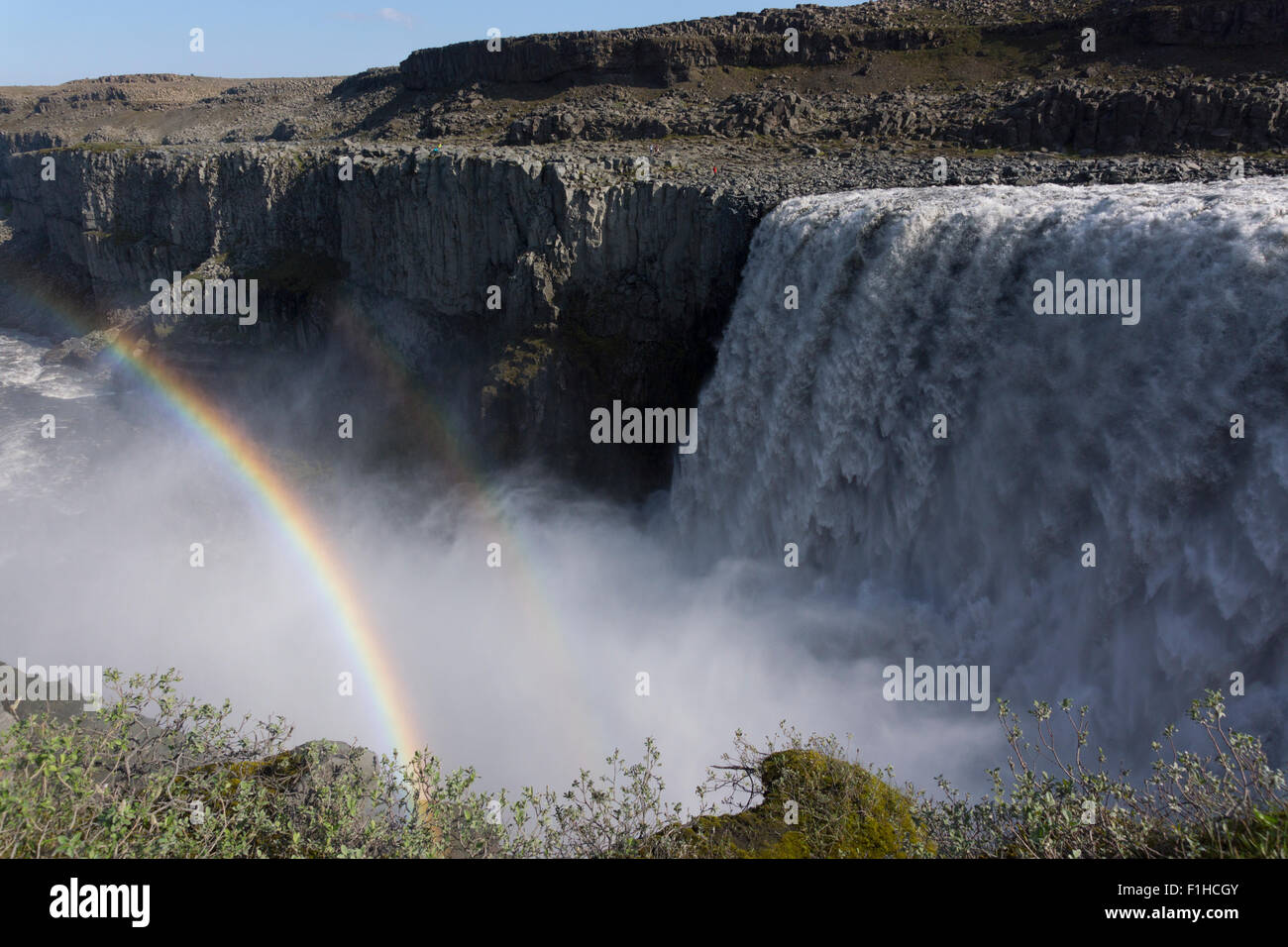 Un double arc-en-ciel à Dettifoss, dit être la plus puissante cascade d'Europe, avec une chute de 45 M. Parc national de Vatnajökull, Islande Banque D'Images