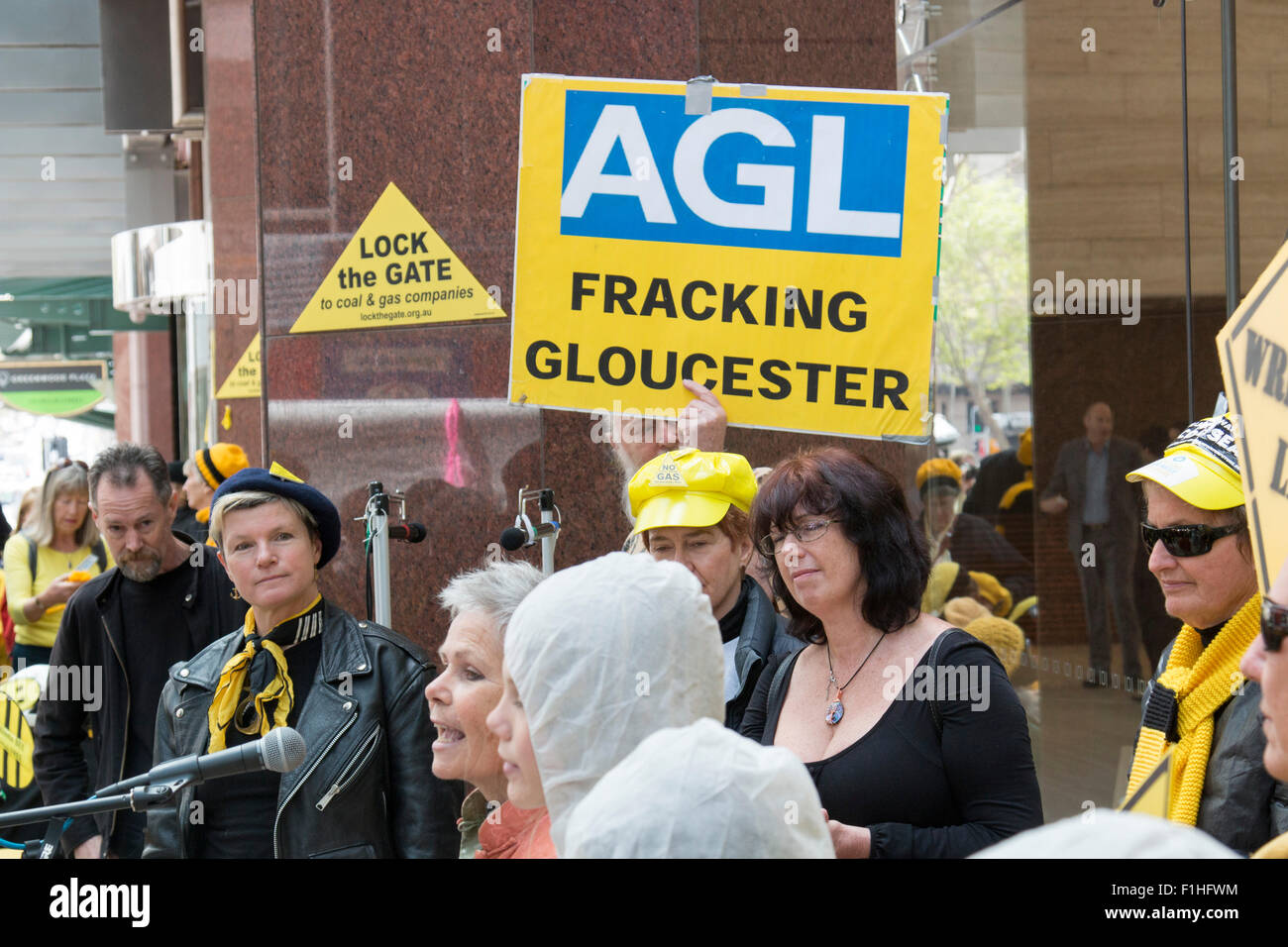 Sydney, Australie. 09Th Nov, 2015. Manifestations devant les bureaux de Sydney de l'entreprise énergie AGL sur le projet d'extraction de charbon gaz naturel en Nouvelle Galles du Sud. Les manifestations en sont maintenant à leur 100e semaine. Modèle : crédit10/Alamy Live News Banque D'Images