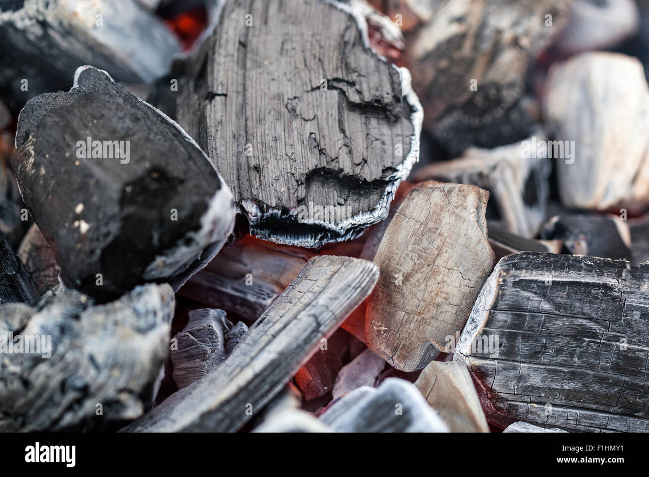 La combustion du charbon dans l'arrière-plan, barbecue Banque D'Images