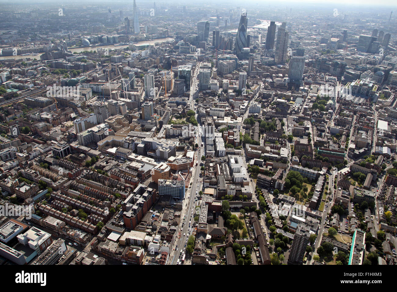 Vue aérienne de la ville de Londres de Whitechapel à la ville et la rivière Thames, Royaume-Uni Banque D'Images