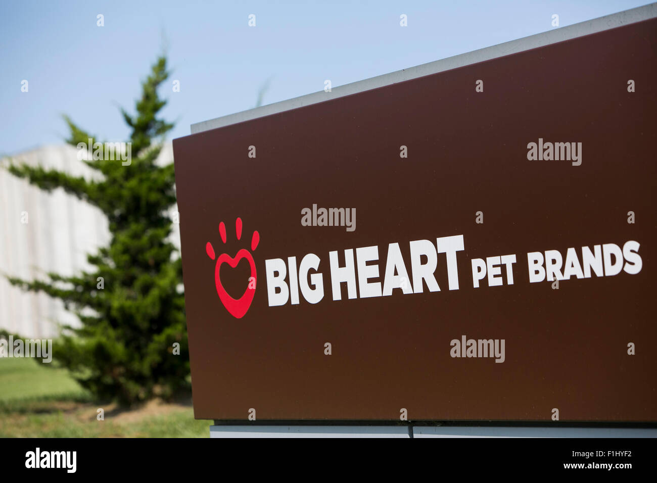 Un logo affiche à l'extérieur d'un établissement occupé par Grand Coeur Animal Marques dans Lawrence, Kansas, le 23 août 2015. Banque D'Images