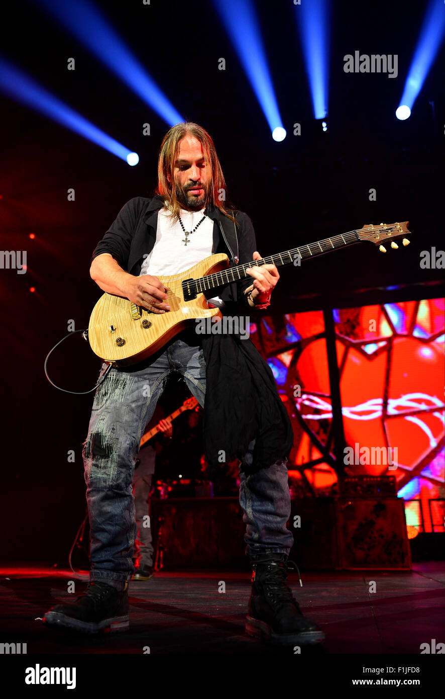 Pop rock band mexicain Maná effectuer à l'AmericanAirlines Arena sur leur 'Tour' Avec Incendiada l'Acad : Sergio Vallin, Maná Où : Miami, Florida, United States Quand : 02 Juil 2015 Banque D'Images