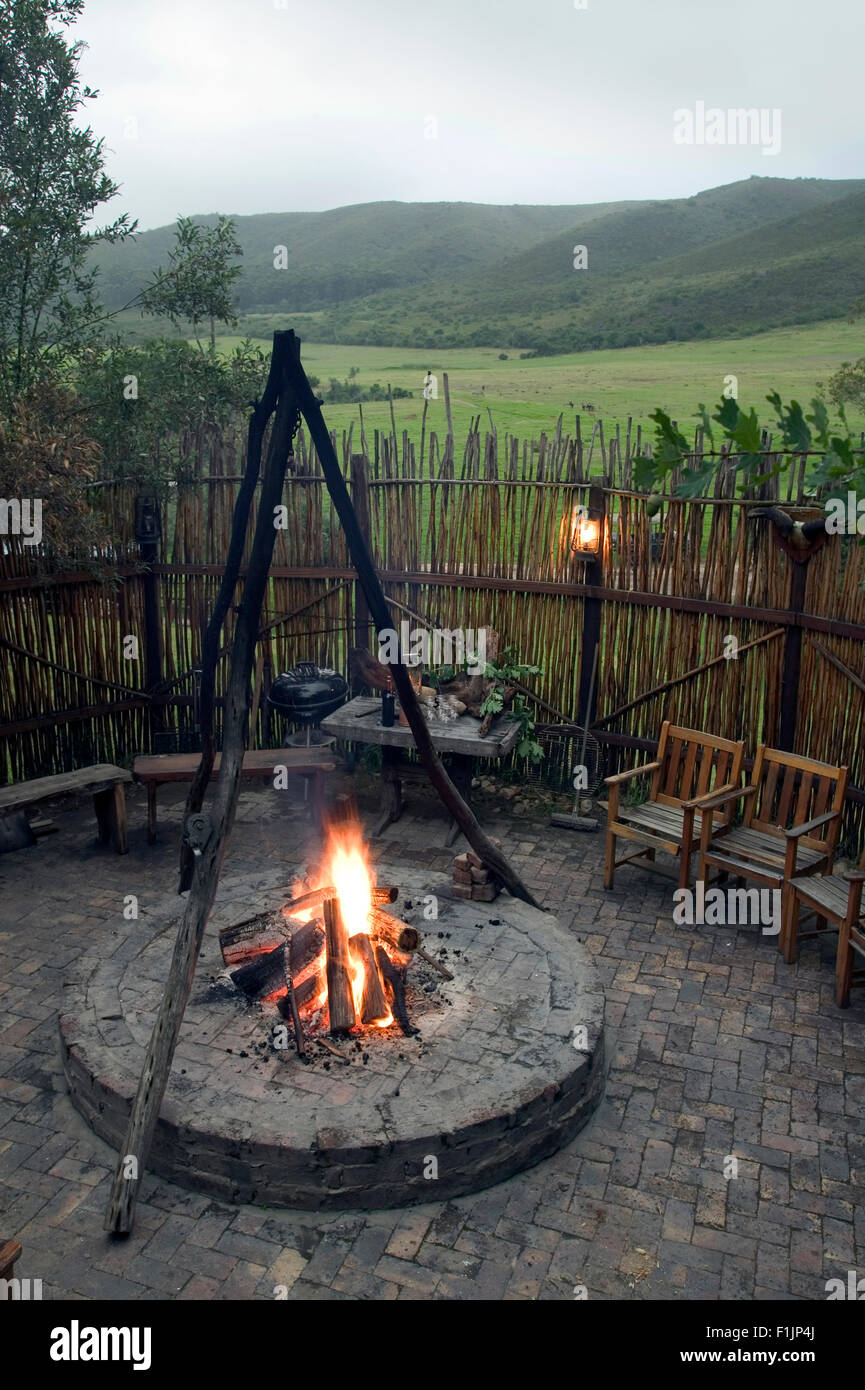 Feu de brûler à Boma, Buffalo Hills Game Reserve, Garden Route, Western Cape, Afrique du Sud Banque D'Images