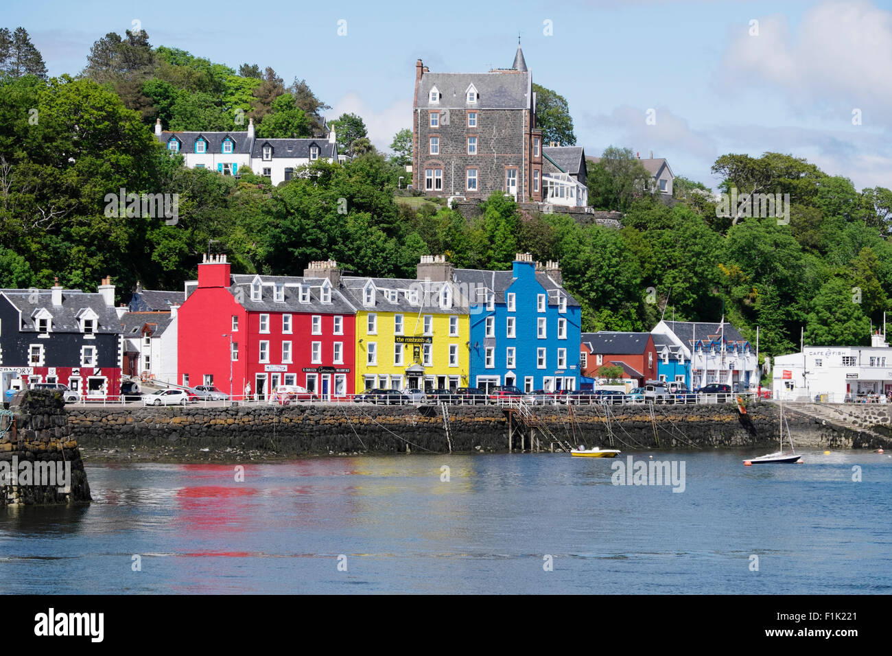 Tobermory - côté port bâtiments Ile de Mull Ecosse, Royaume-Uni LA007538 Banque D'Images