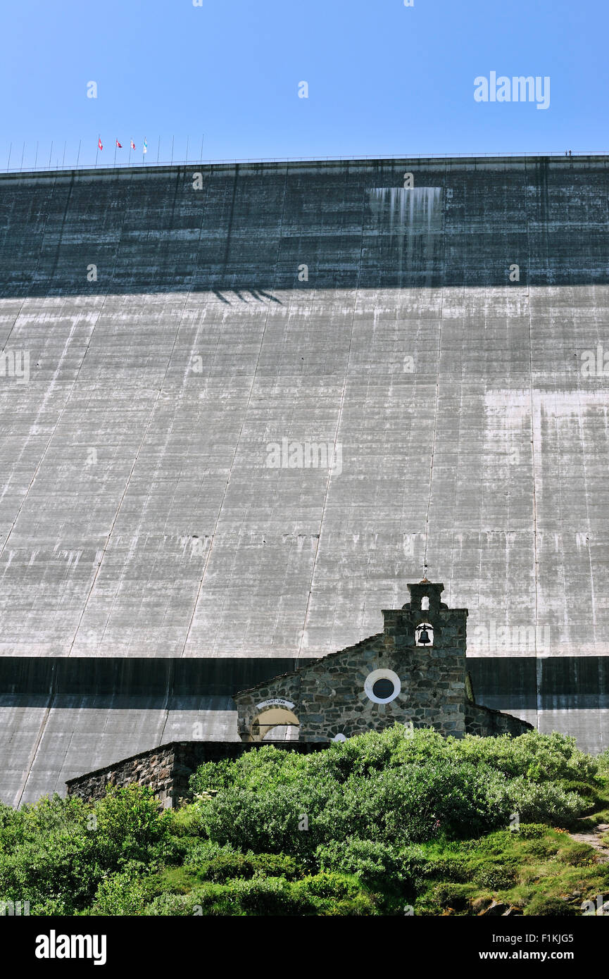 Barrage de la Grande Dixence, le plus haut barrage dans l'Europe. Il retient le Lac des Dix dans les Alpes Suisses, Suisse Banque D'Images
