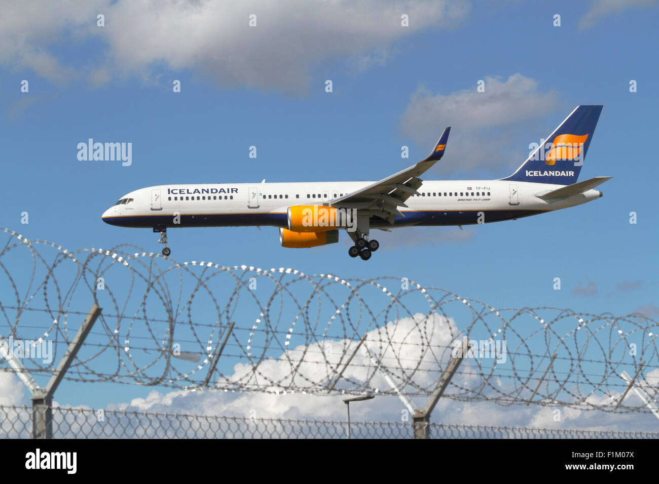 ICELANDAIR, Boeing 757-200, TF-FIJ, vol FI204 de Keflavik, en Islande, en approche finale à l'aéroport de Copenhague, CPH, au Danemark. Banque D'Images