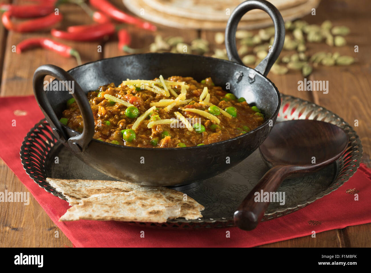 Keema curry. Agneau hachée épicée karahi en marmite. L'alimentation de l'Inde Banque D'Images