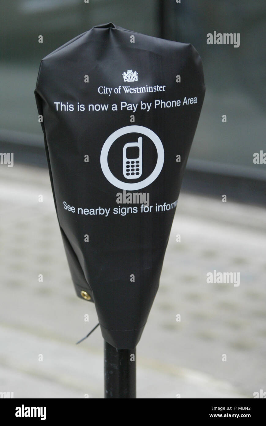 Payer par téléphone Parking meter London (crédit image © Jack Ludlam) Banque D'Images
