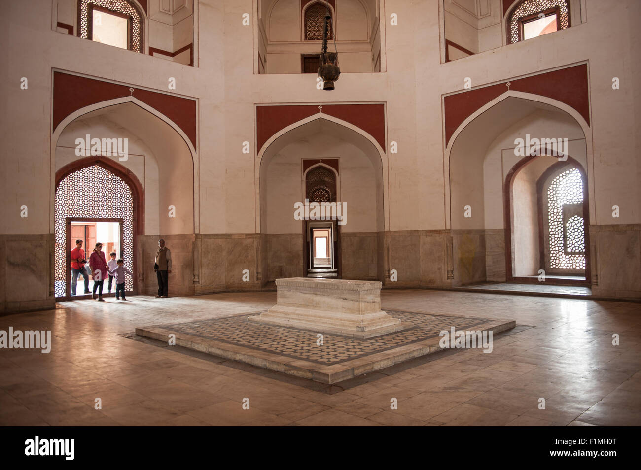 Delhi, Inde. Tombeau de l'Empereur Humayun. L'intérieur. Banque D'Images