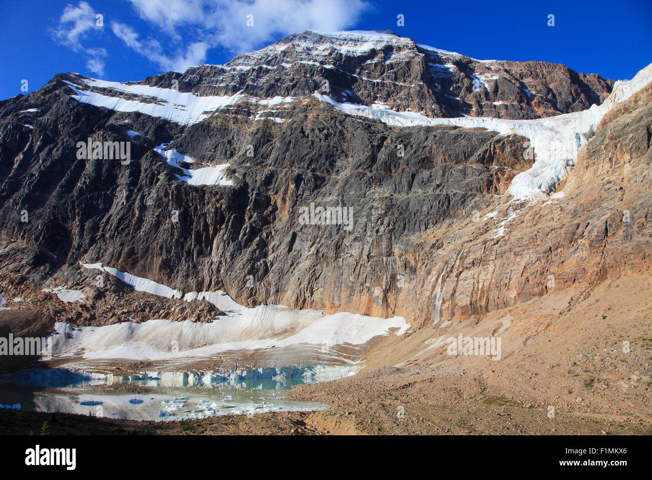 Le Canada, l'Alberta, le Parc National Jasper, le mont Edith Cavell, le Glacier Angel, le lac glacier, Banque D'Images