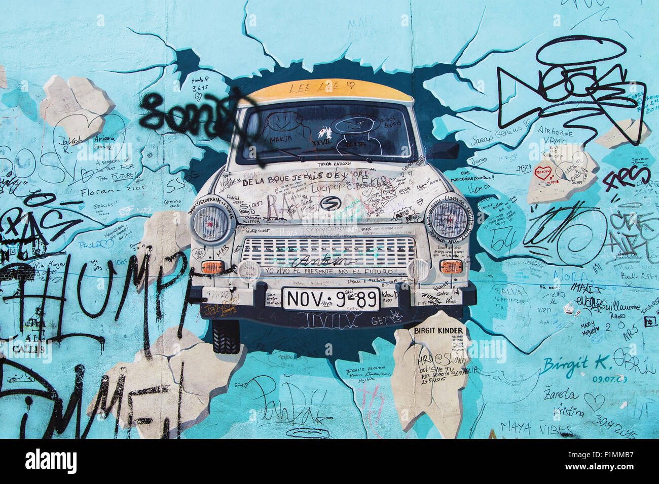 'Test de la murale reste' par Birgit Kinder sur la East Side Gallery le 8 août 2015 à Berlin, Allemagne. Banque D'Images