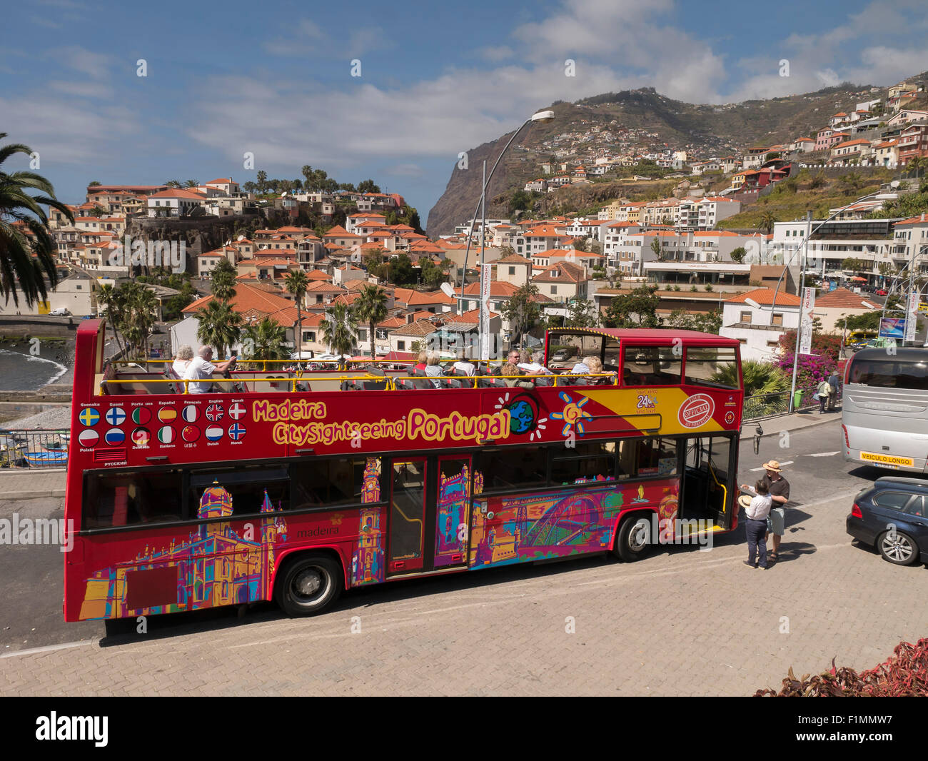 Bus touristique, Camara de Lobos, Madère, Portugal Banque D'Images