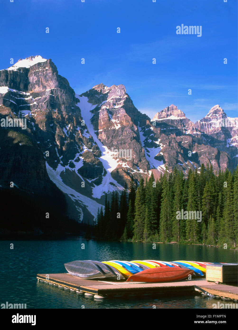 Le Canada, l'Alberta, parc national de Banff, Lac Moraine écorce Banque D'Images