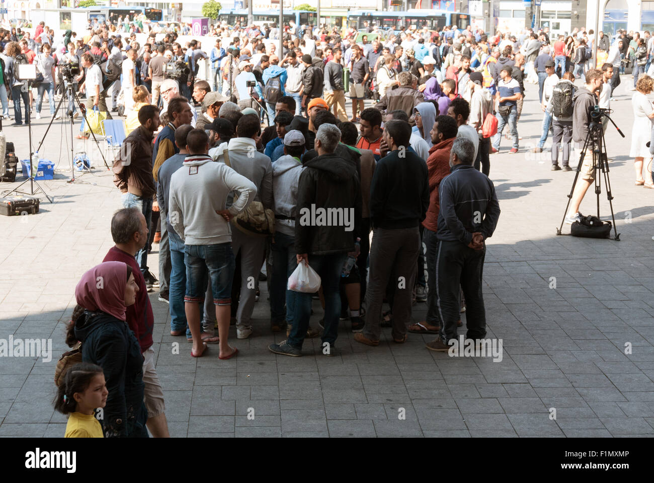 Budapest, Hongrie.Les réfugiés d'attente à la Gare de l'est à Budapest pour quitter le pays et aller vers l'Europe de l'Ouest. Banque D'Images