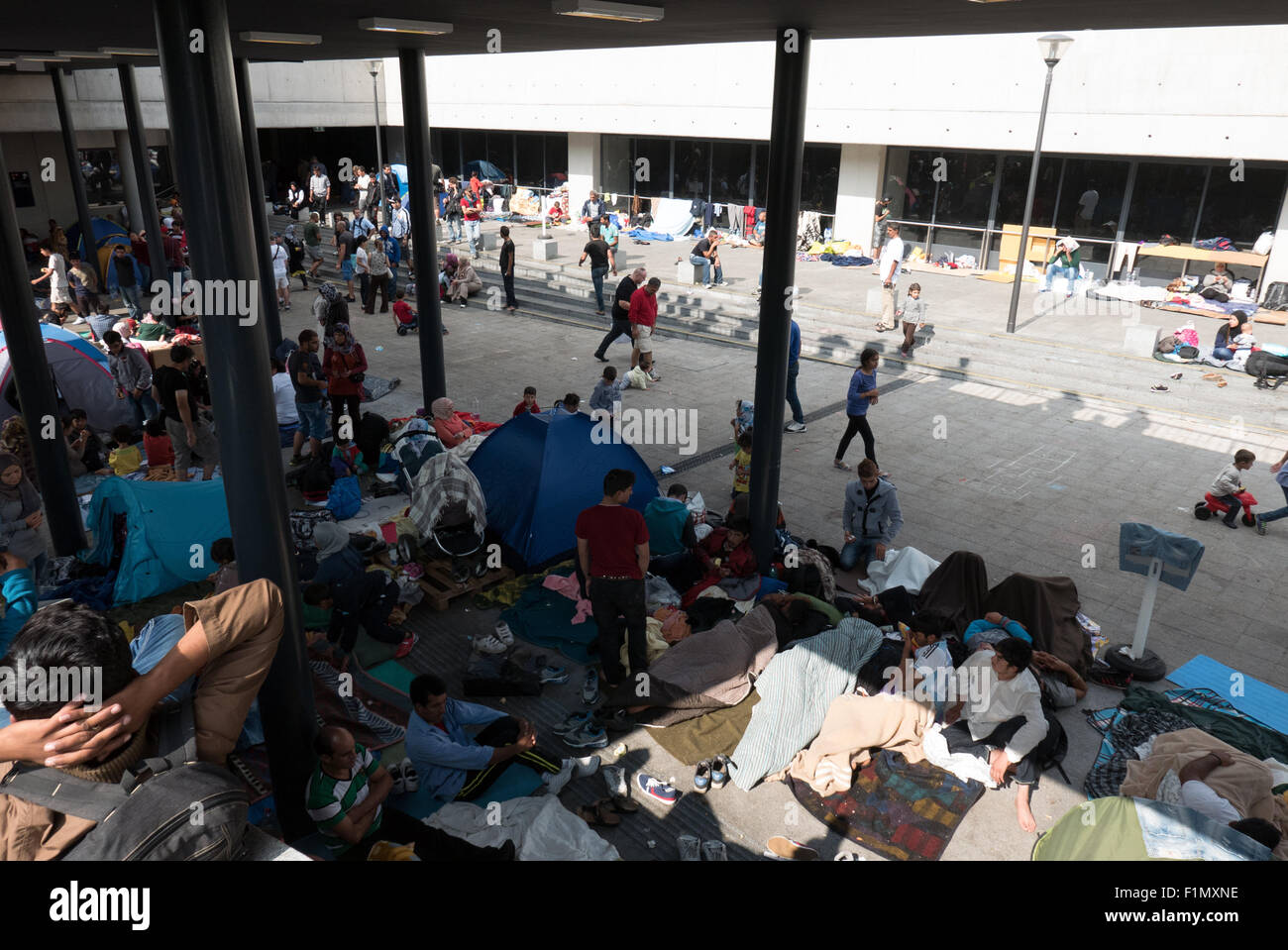 Budapest, Hongrie.Les réfugiés d'attente à la Gare de l'est à Budapest pour quitter le pays et aller vers l'Europe de l'Ouest. Banque D'Images
