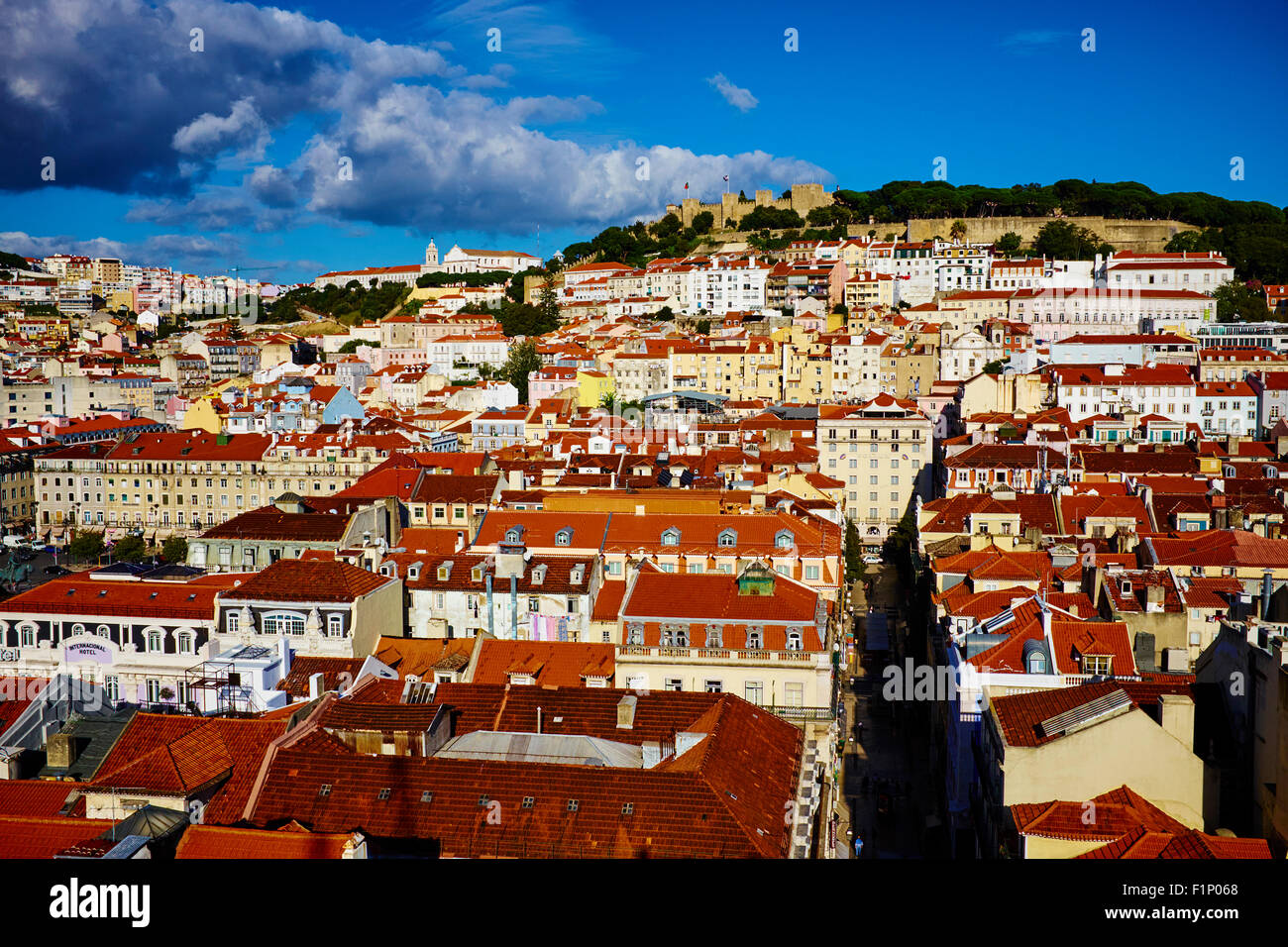 Portugal, Lisbonne, ville et Castelo Sao Jorge ou château Saint Georges Banque D'Images